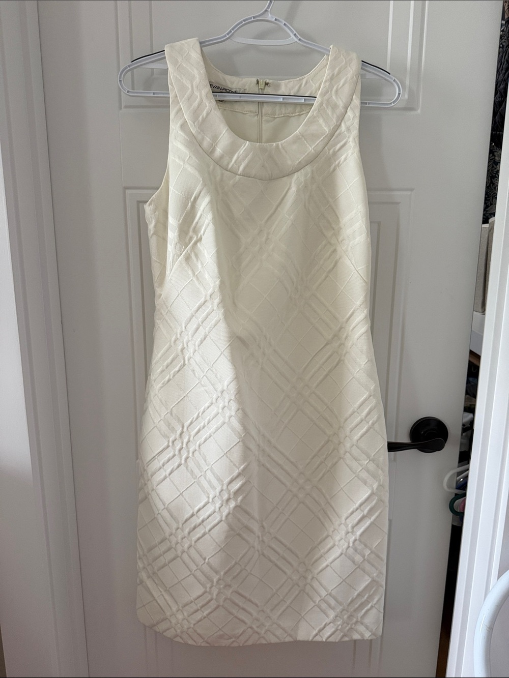 Evan Picone Sleeveless Cream Textured Shift Dress